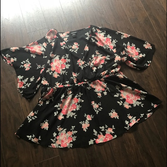 torrid Tops - Torrid Floral Flowy Blouse